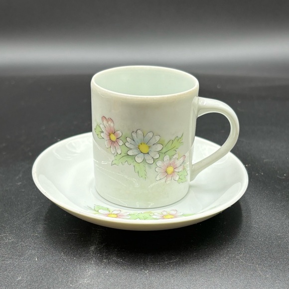 SRS fine china daisy teacup made in Brazil, teacup and saucer small size - Picture 1 of 7